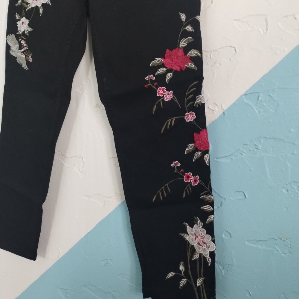 SandPiper Petite Black Floral Embroidered Ankle Pants - Picture 7 of 9